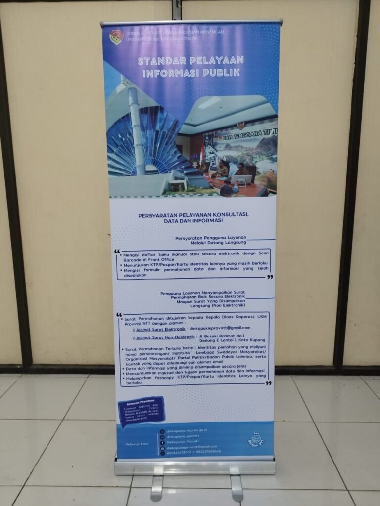 Spanduk Standar Pelayanan Informasi Publik Dinas Koperasi Usaha Kecil dan Menengah Provinsi Nusa Tenggara Timur