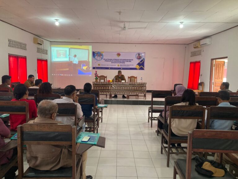 Pelatihan Literasi Keuangan bagi Pengurus Koperasi Sektor Riil di Kota Kupang