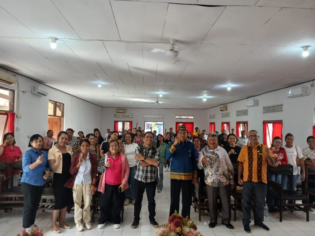 Penutupan Pelatihan Digital Marketing dan kegiatan Bimbingan Teknis Akuntansi dan Pelaporan Keuangan bagi Pelaku UKM di Kota Kupang